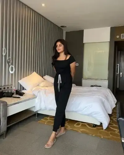 Call Girls Kumarganj Cash On Delivery