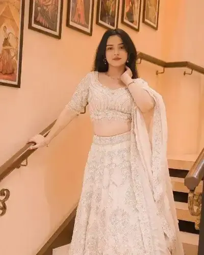 Escort Kumarganj
